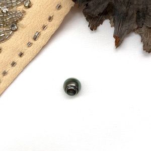 Genuine black pearl